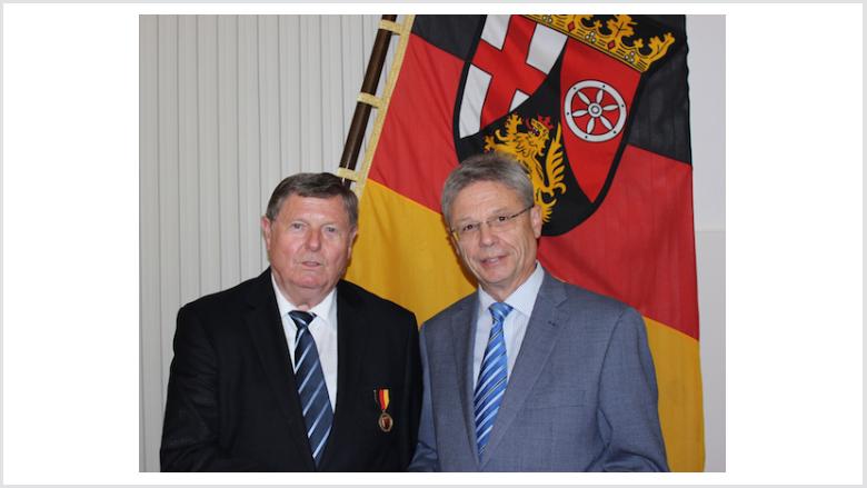 v.l.n.r. Bernd Neumer und Präsident Seimetz