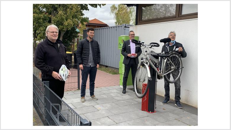 Einweihung Fahrrad-Reparatur-Station