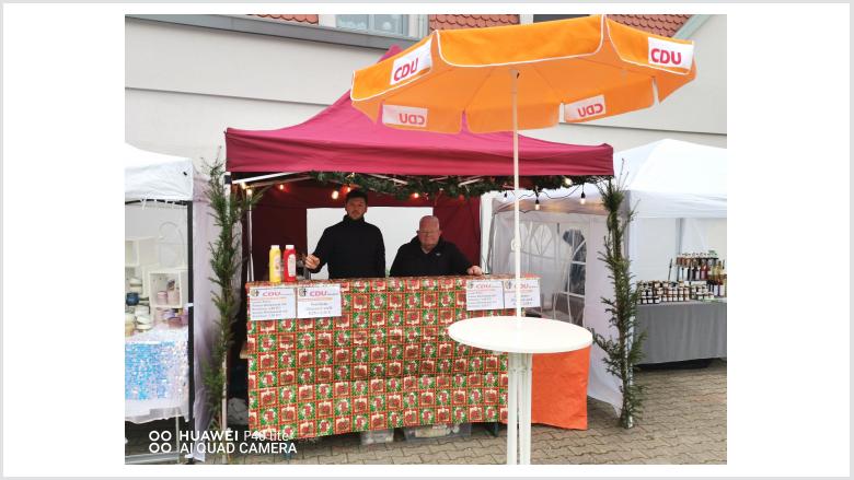Niklas Schickling und walldemar Kulpe am CDU-Stand